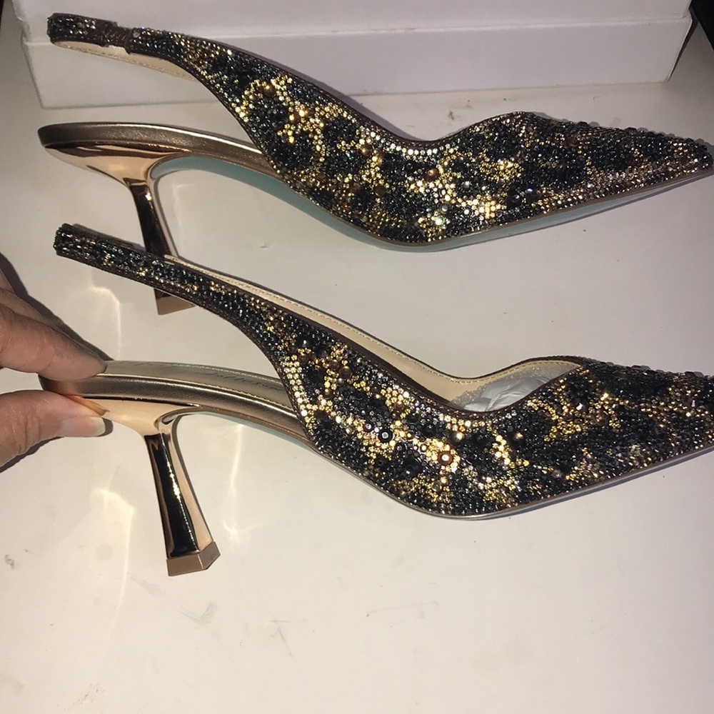 NIB Women’s Betsey Johnson Leopard Shoes - Picture 5 of 11